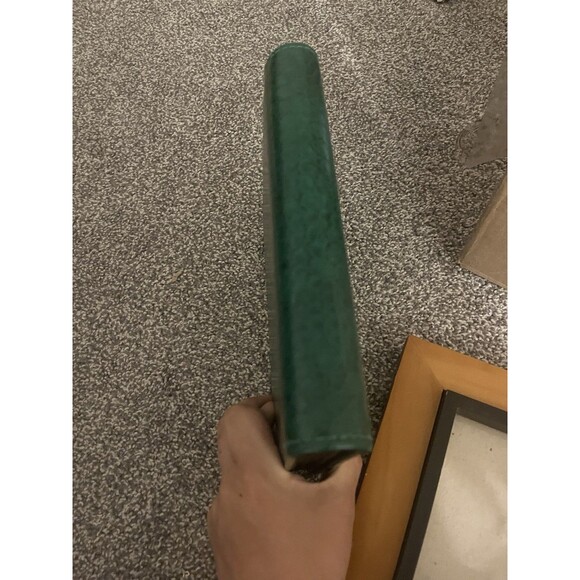 Lot Of 2 Picture Frames (5x6.5 And 8.25x8.25) And A Green Leather Photo Album - Picture 7 of 11